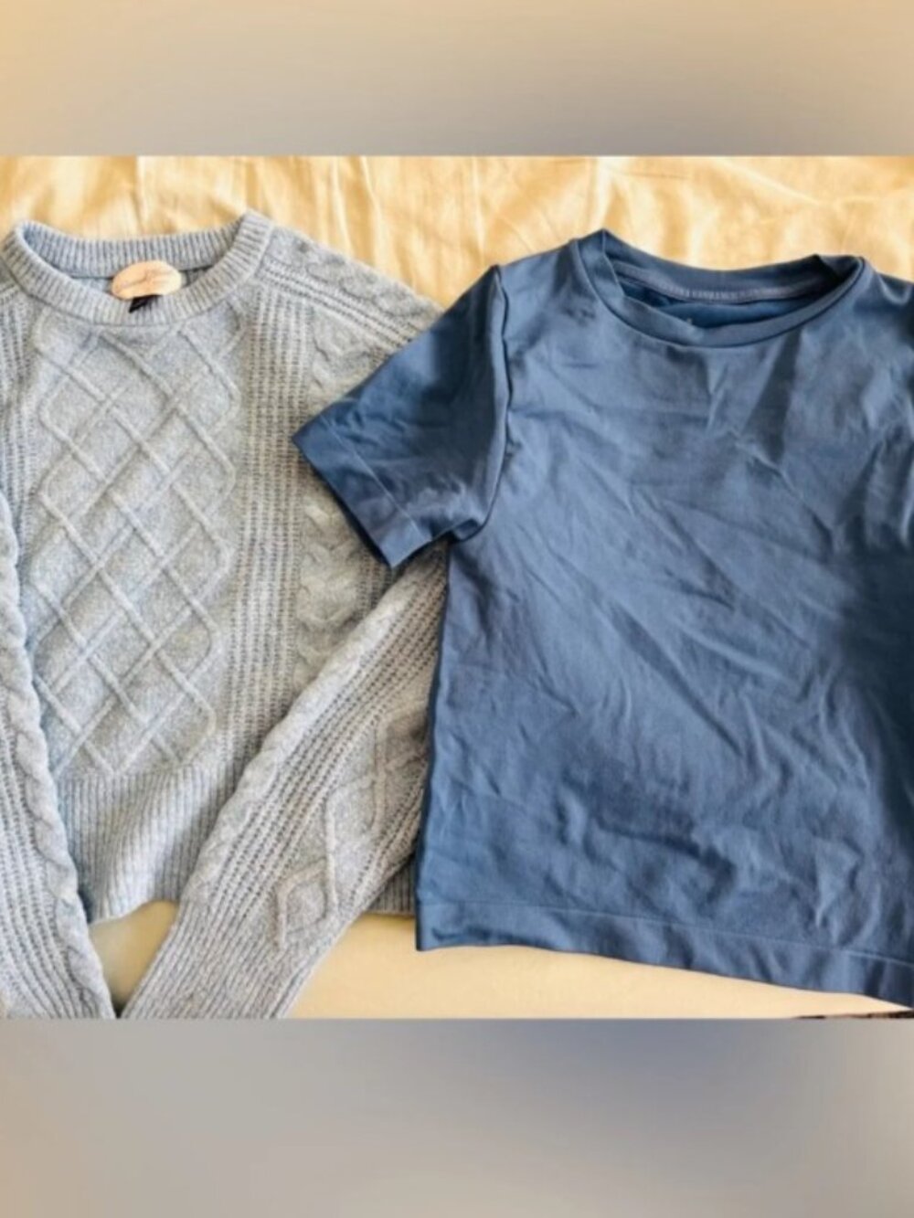 womens Bundle Lot of 2 XS — Universal Thread Cable Knit Sweater & blue tee